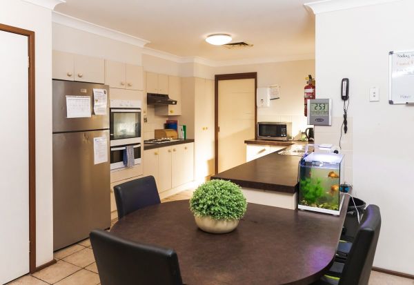 SIL023 LR_Budgewoi_dining kitchen 1