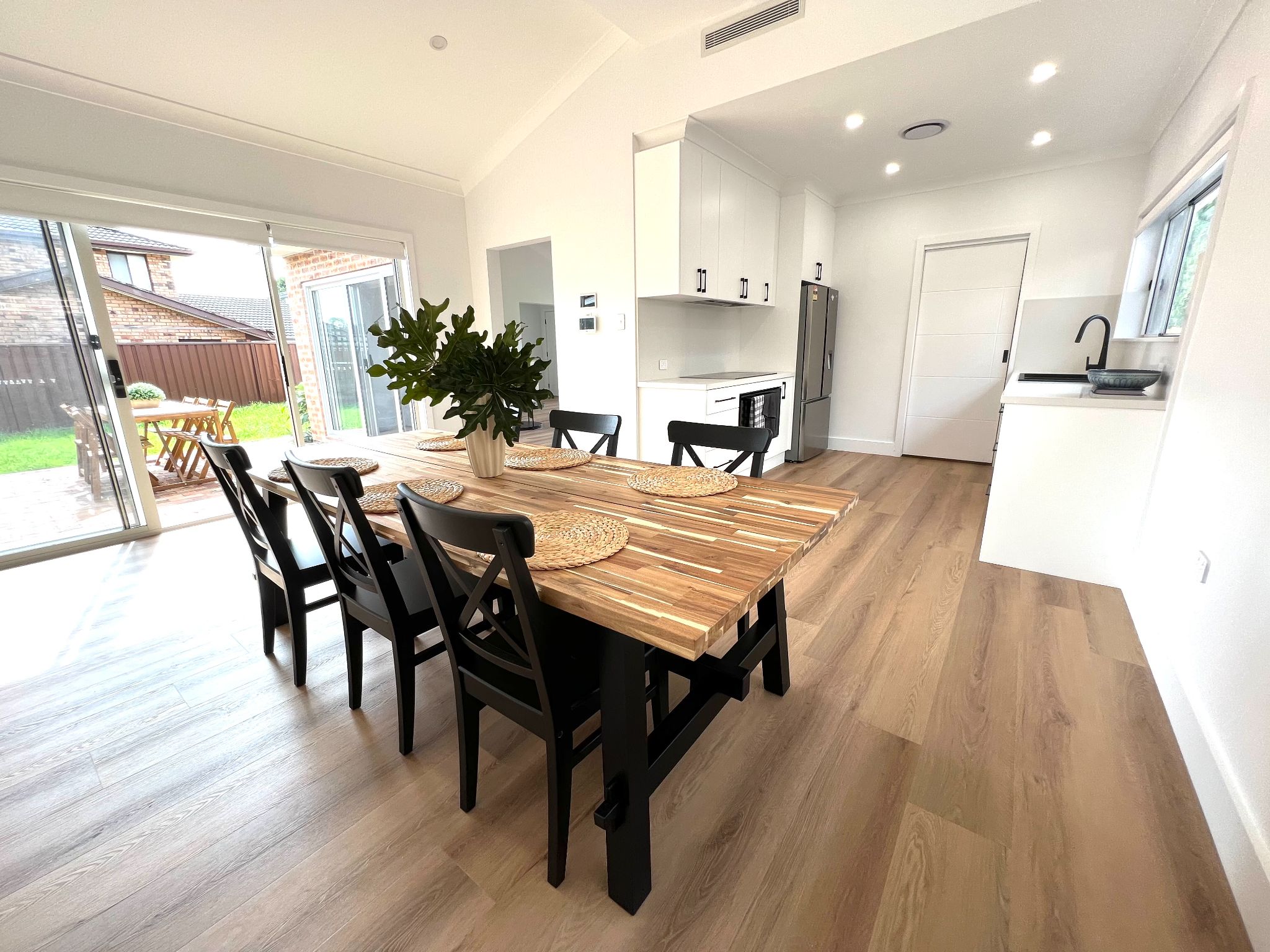 CF045D54 E3A3-4DBD-B05E-7A6C51E56347 - Copy