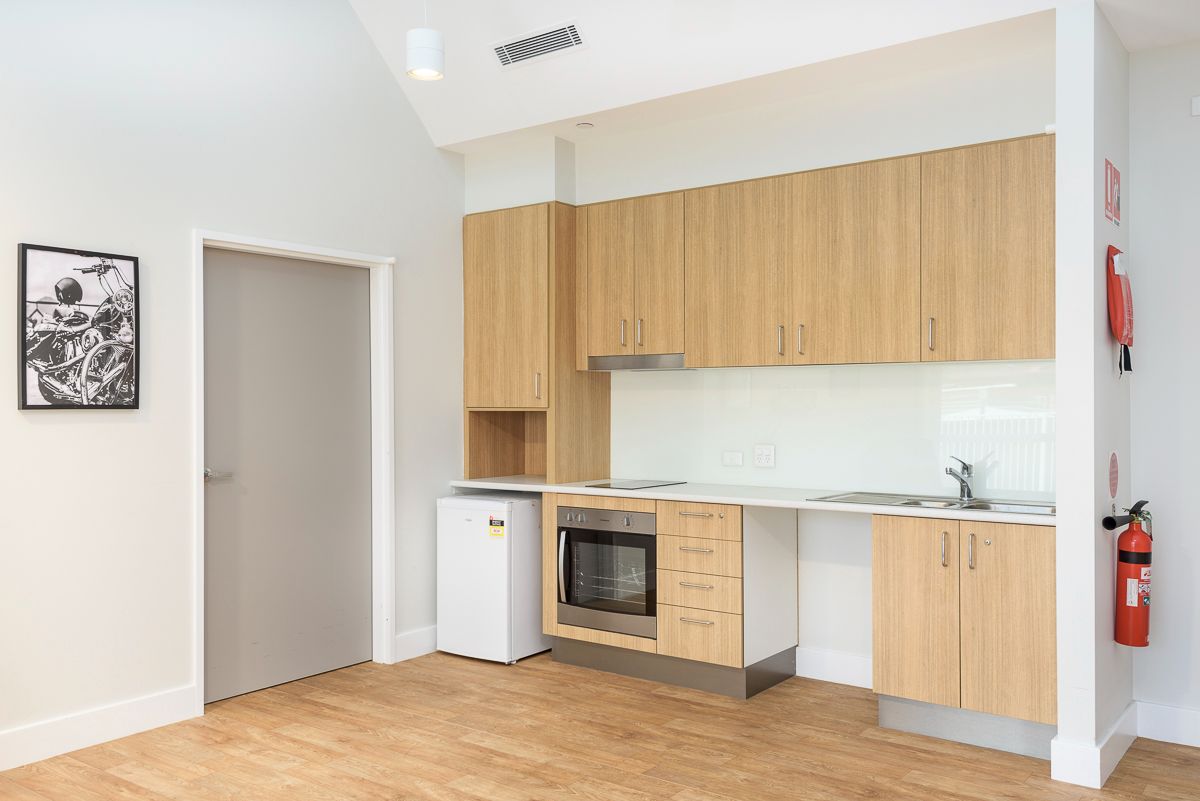 06 LR-SILL040_fern bay_kitchen_bedroom1