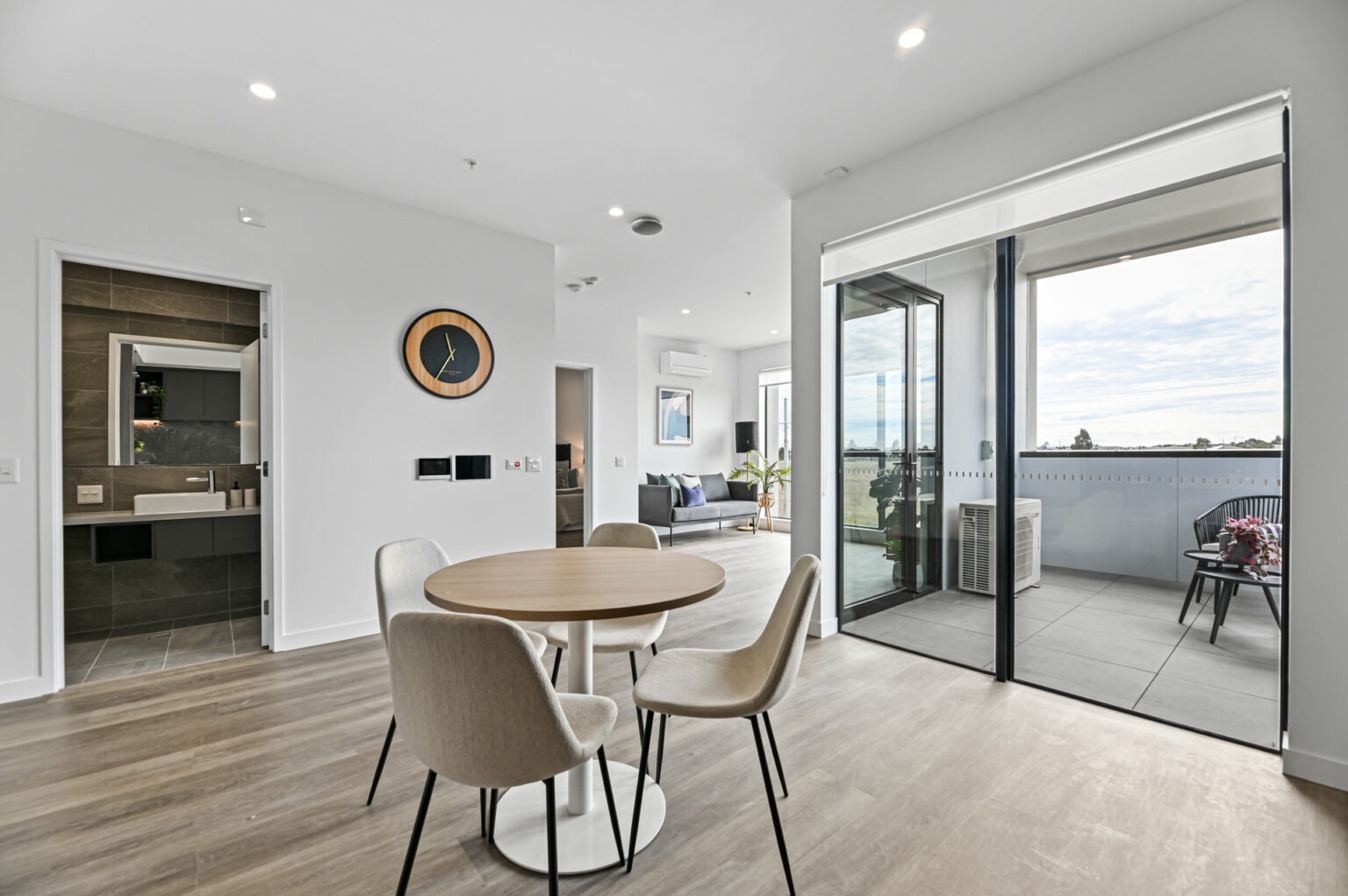 williams landing-living