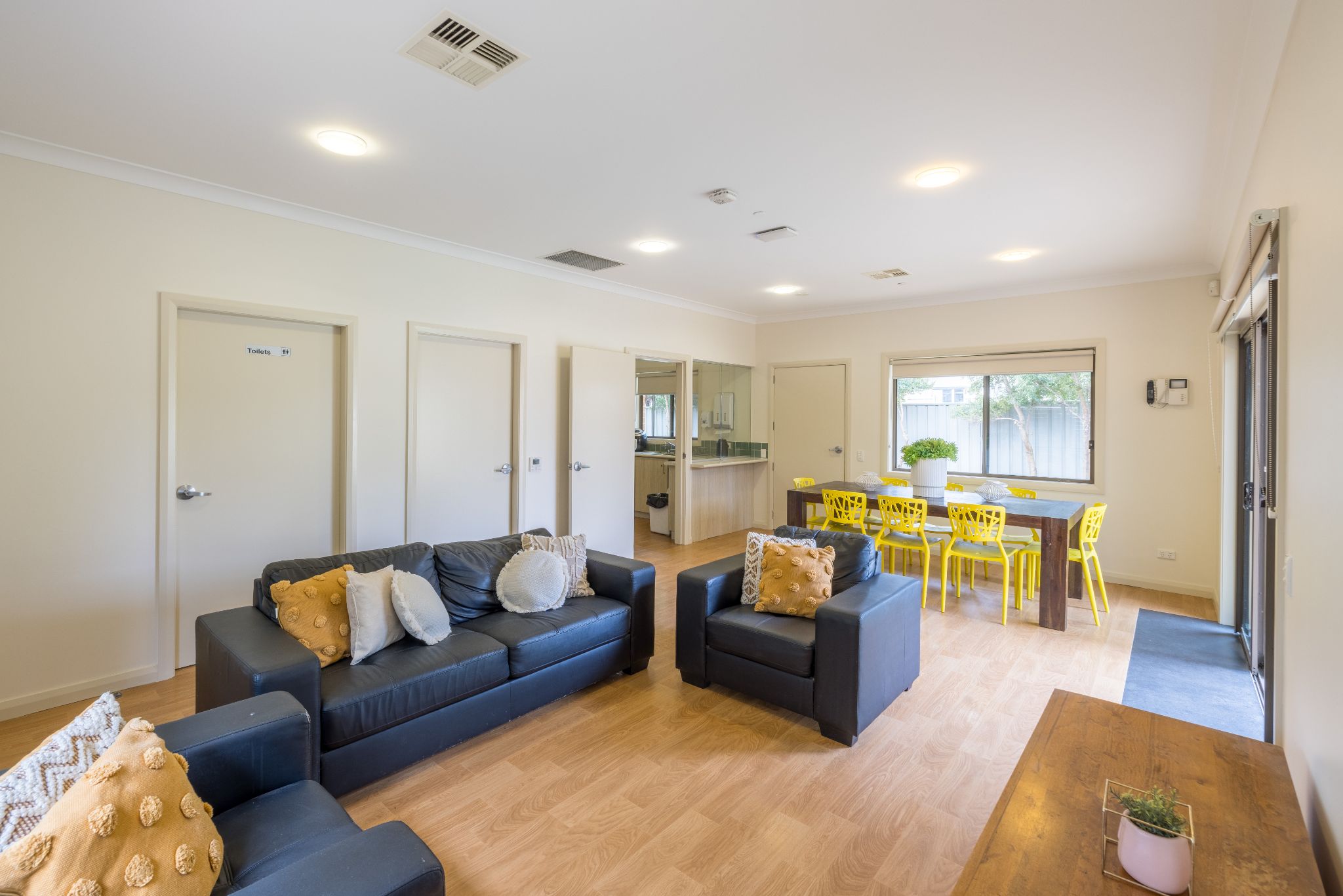 Liverpool 0333 Common living