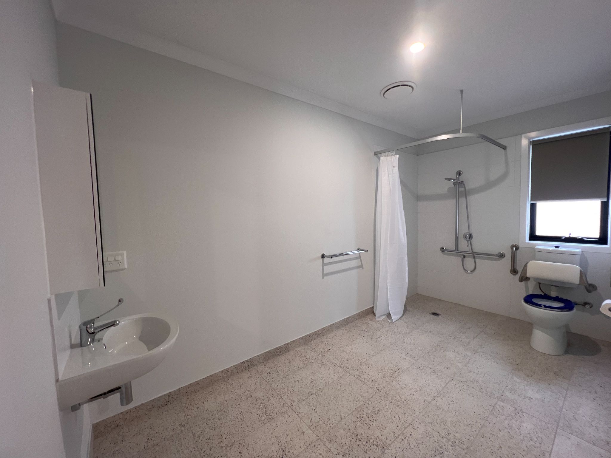 74839533607 F912152A-DA00-40C5-BD5C-7A3BBF7691A6