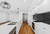 PROFESSIONAL PHOTO   LOW RES 5