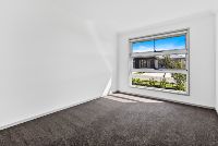 PROFESSIONAL PHOTO   LOW RES 13