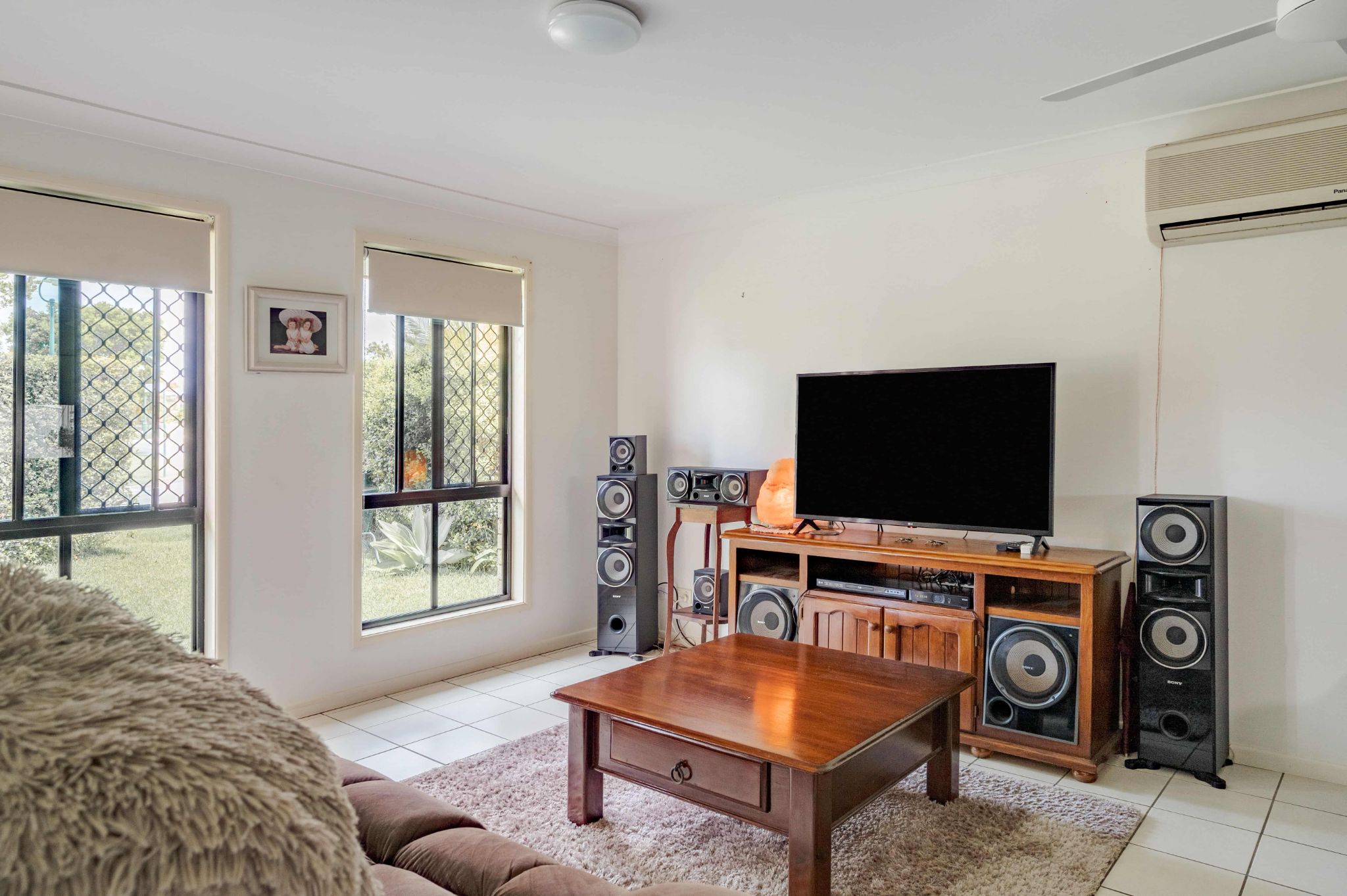 6 Jacob_Court_Bellemere_QLD_20221213 - 004-min-min