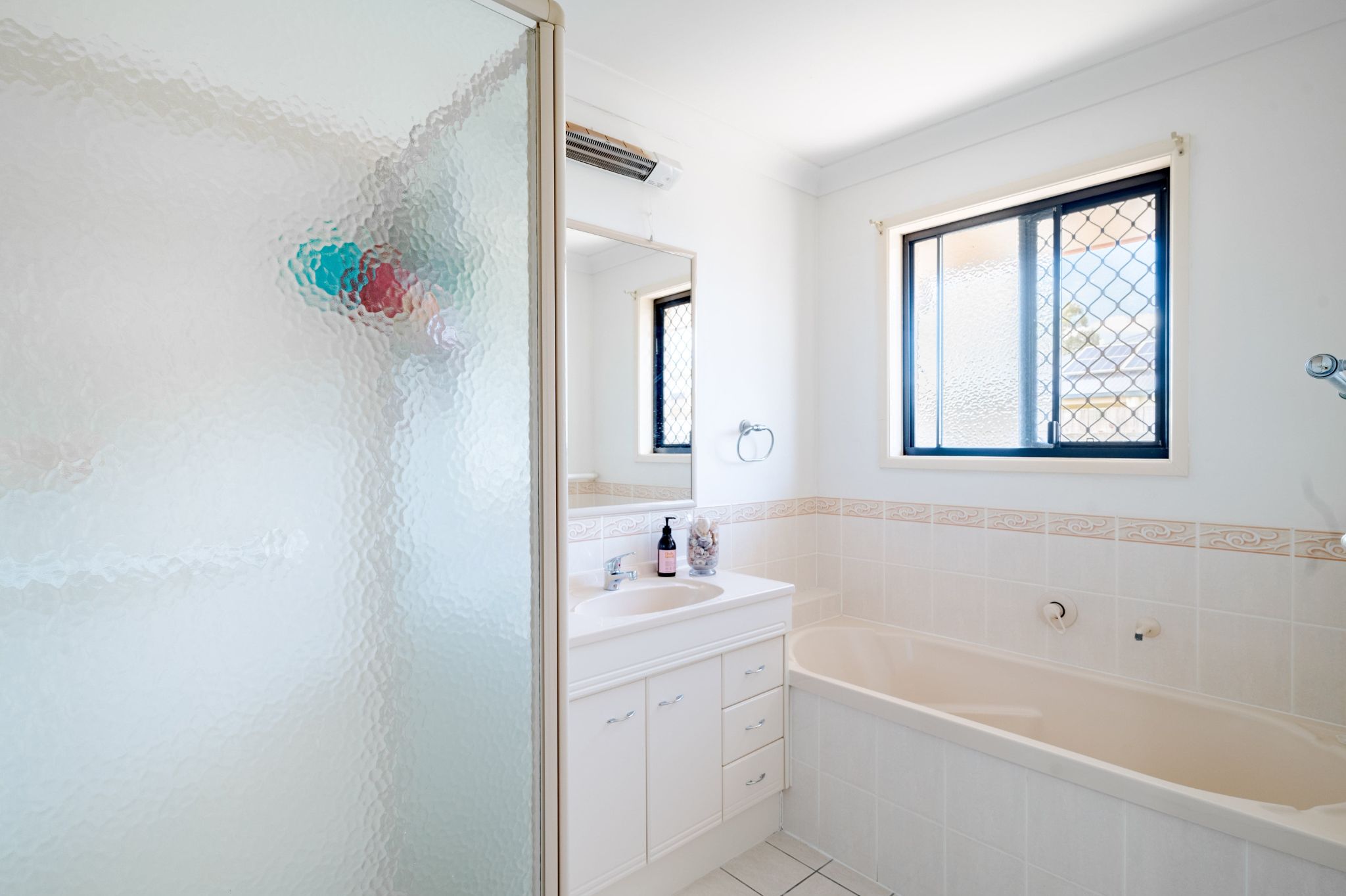 6 Jacob_Court_Bellemere_QLD_20221213 - 010-min-min