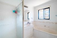 6 Jacob_Court_Bellemere_QLD_20221213 - 010-min-min