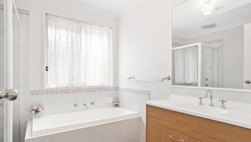 16 Jindabyne bathroom