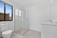 002 Open2view_ID835241-40_Whiteside_Street