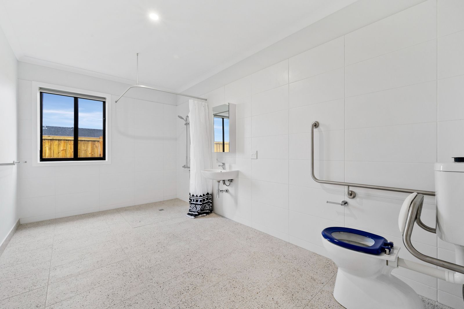 004 Open2view_ID835241-40_Whiteside_Street