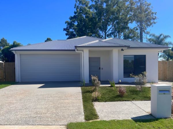 12 finch court front