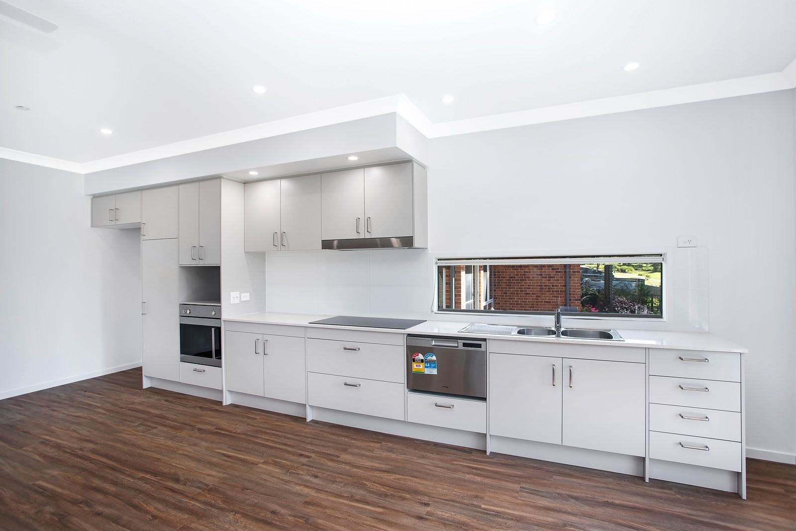 004 Open2view_ID815869-19_Portrush_Avenue