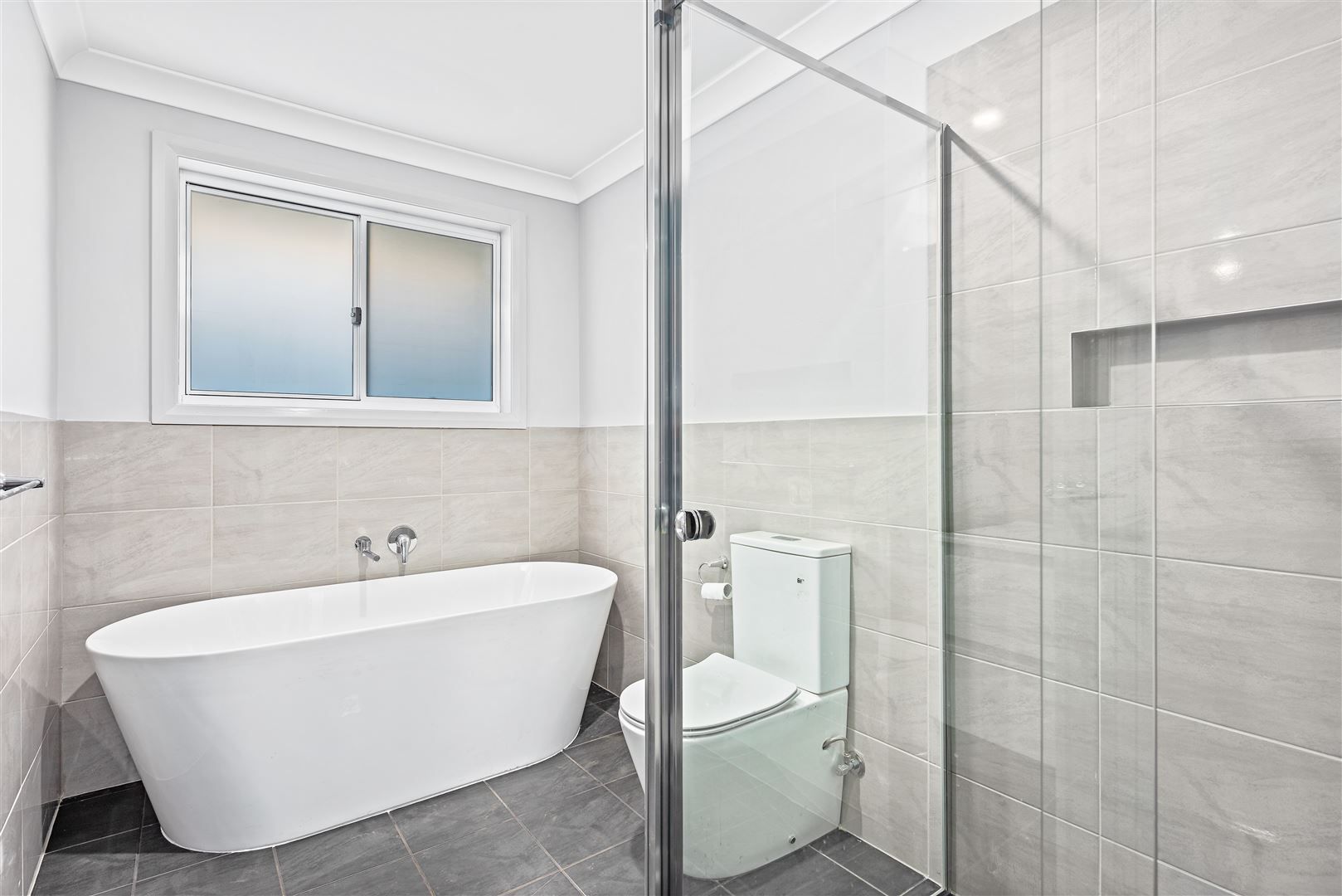 13681431 4_1_191125_122334-w1618-h1080