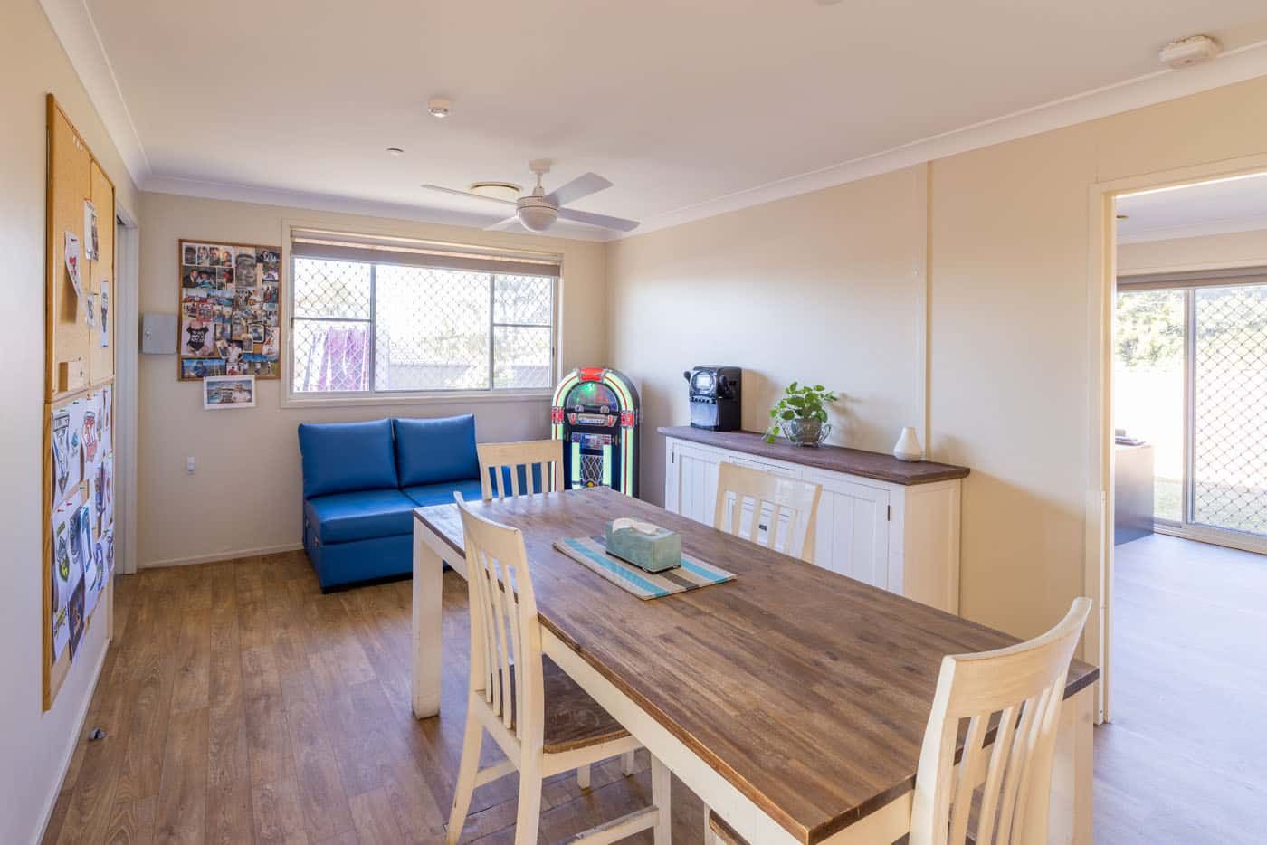 Eaglevale 0306-Dining