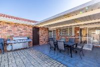 Eaglevale 0306-Outdoor-seating-BBQ