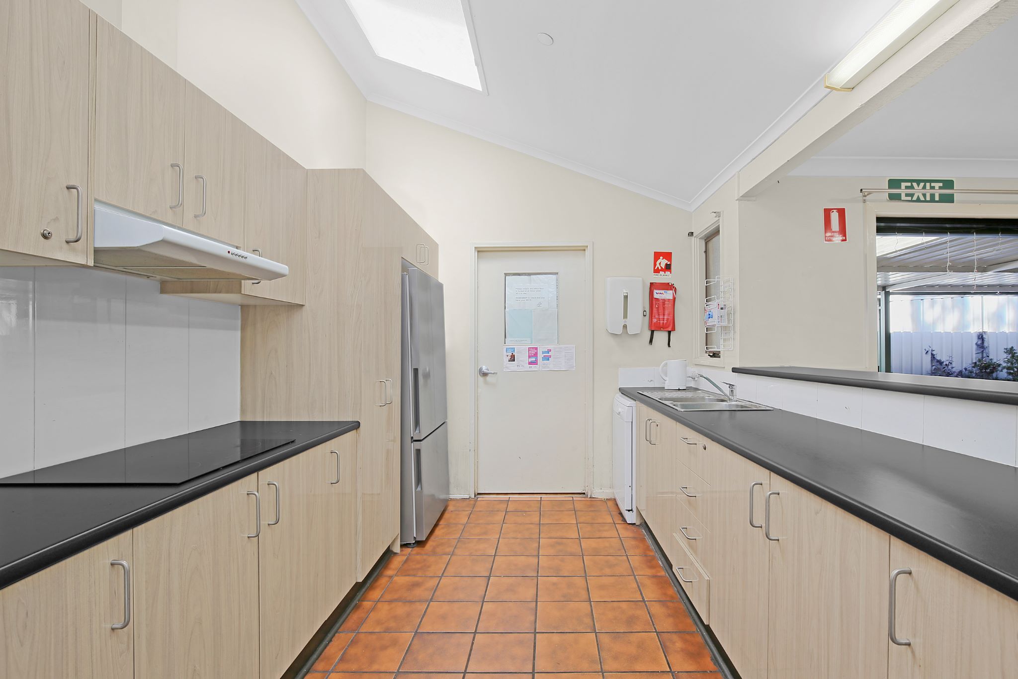 Kitchen hi res_26