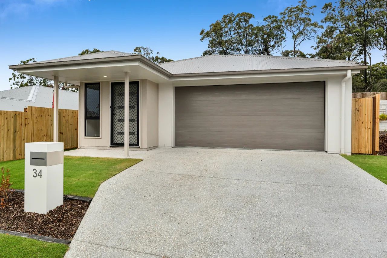 Coomera Frontage