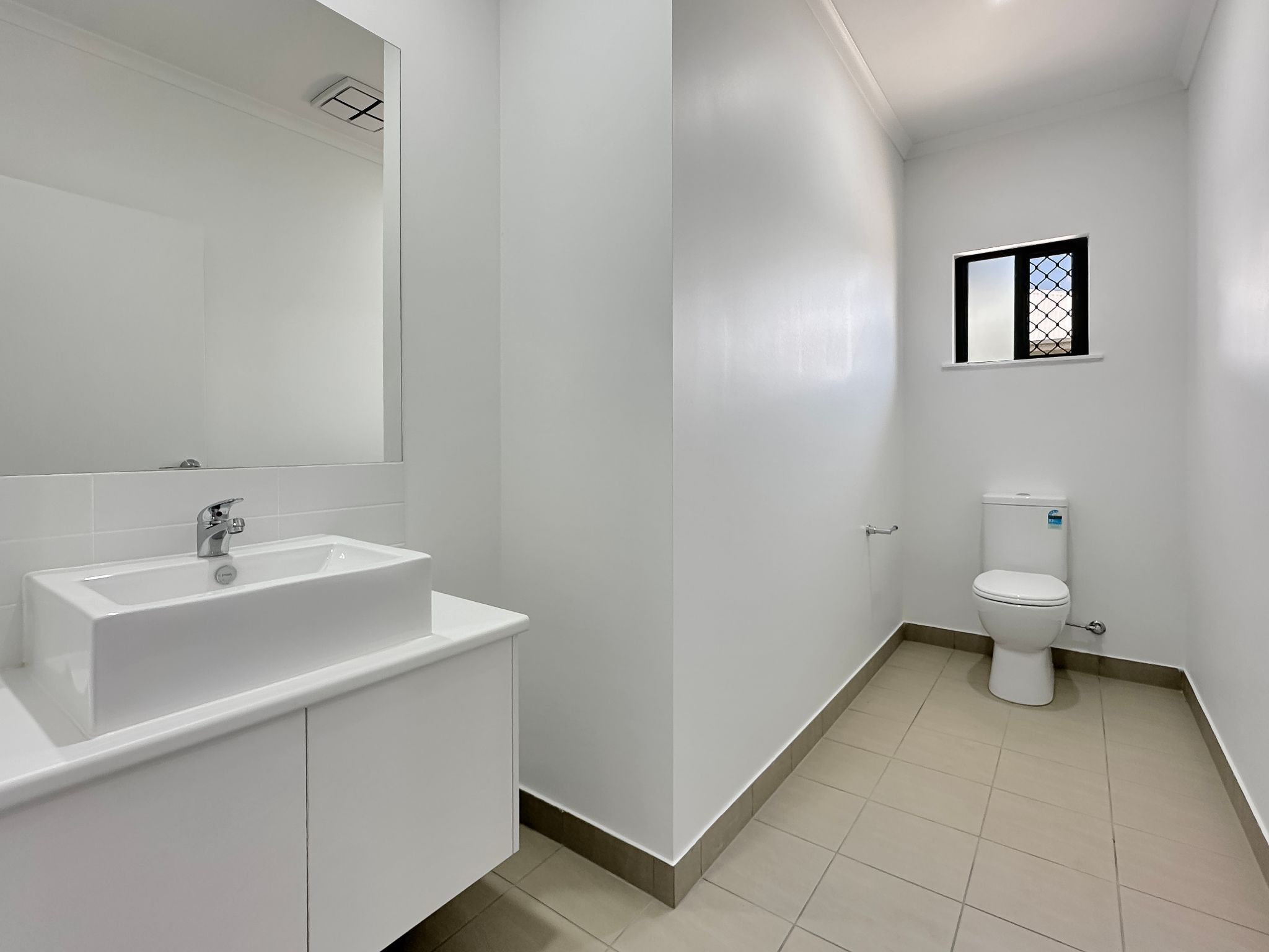 13 Pepper Ensuite