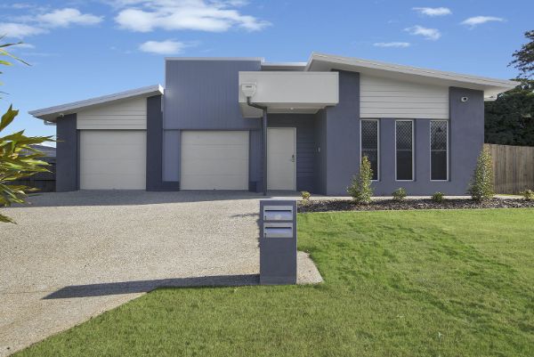 Front of house   no number