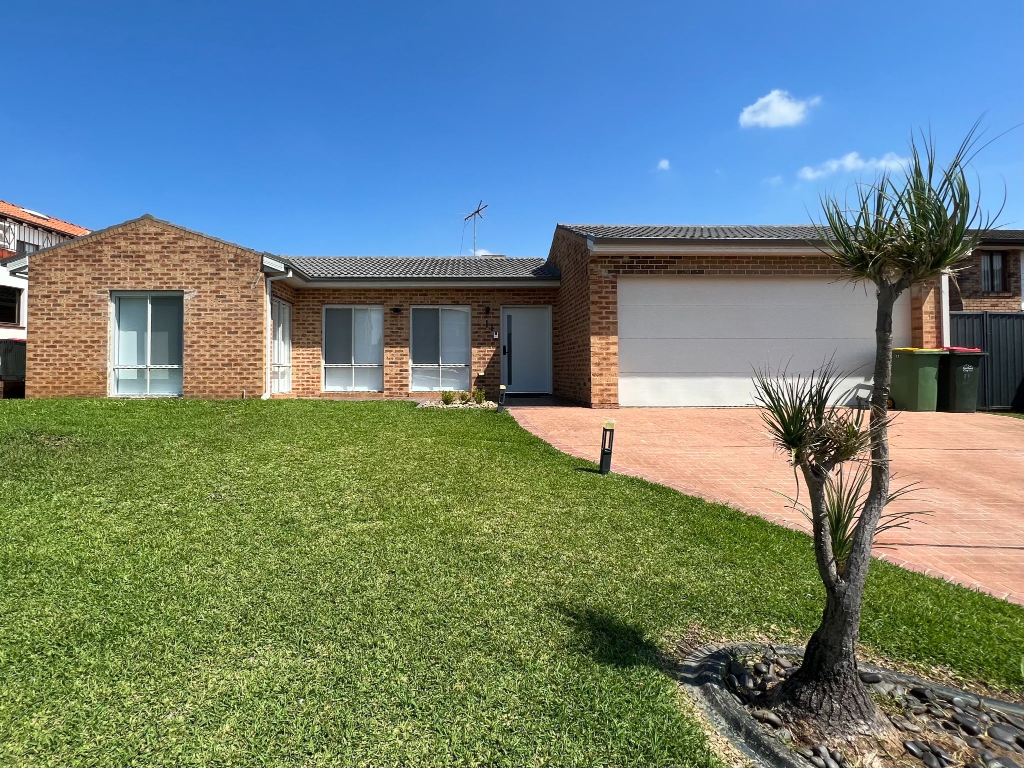 3DC6AEF4 47B3-4F73-A42A-55A9553F07FB