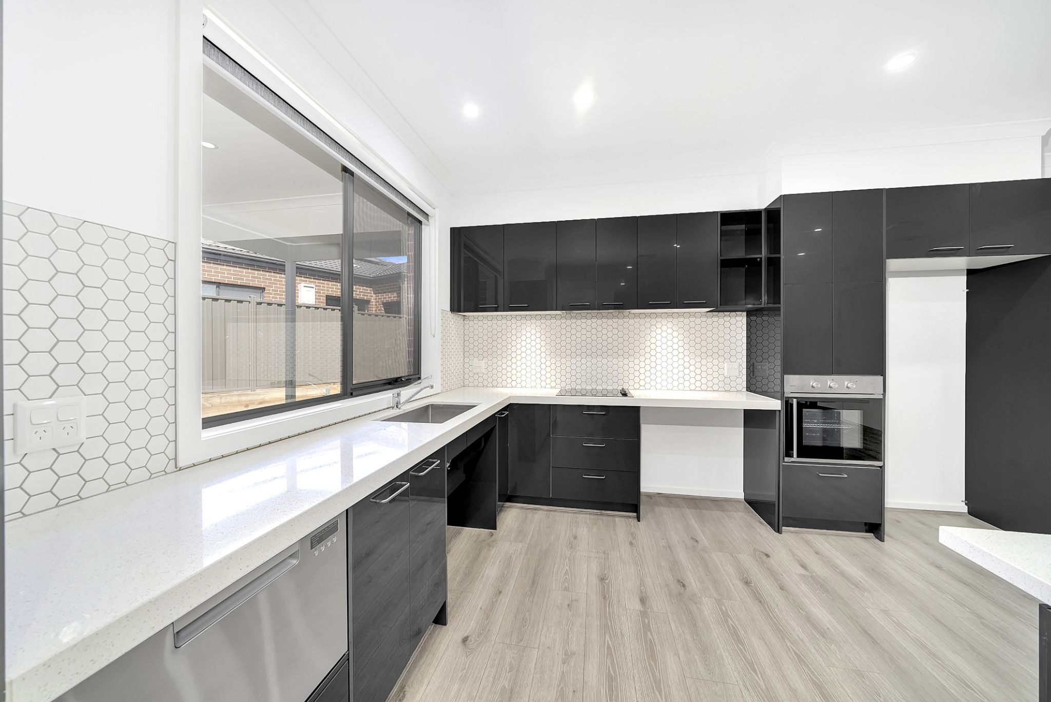 Wollert Sallybank kitchen 2