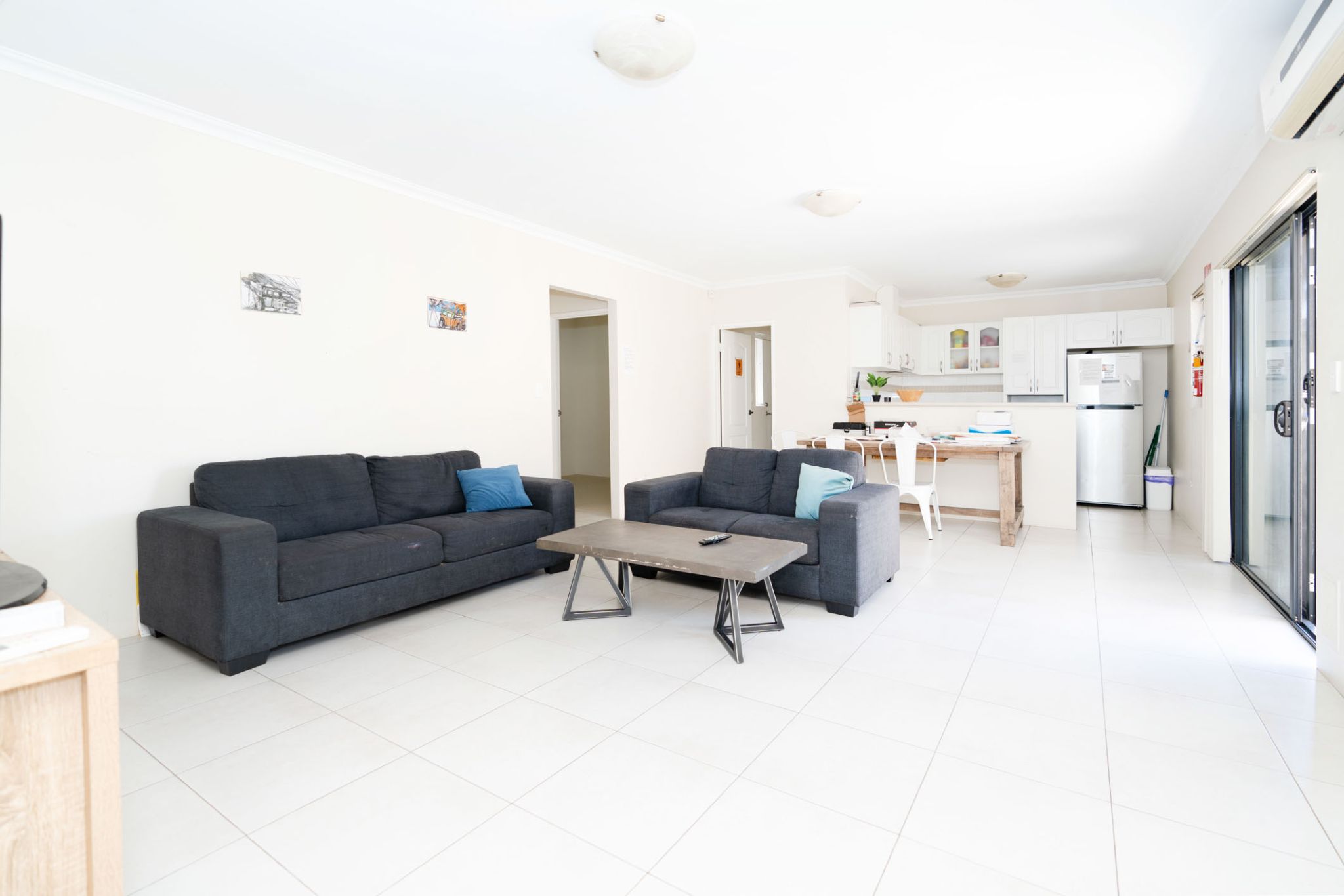 web 5bmultarra-DSC08860 - Lounge Room 1