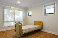 21 LR-SILL040_fern bay_bedroom1-vacant