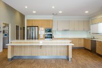 23 LR-SILL040_fern bay_shared kitchen