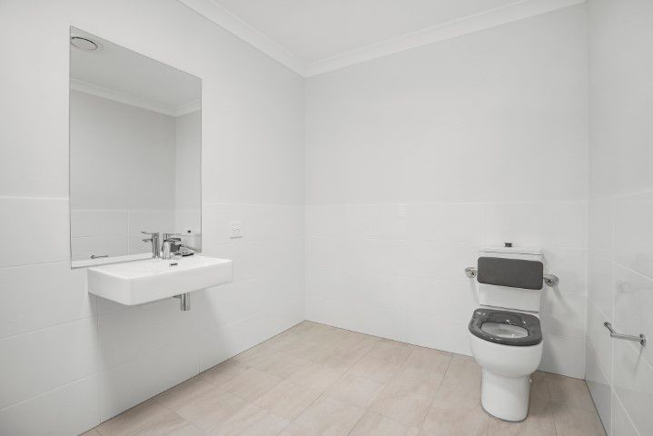 14 Moro_Bathroom(2) copy