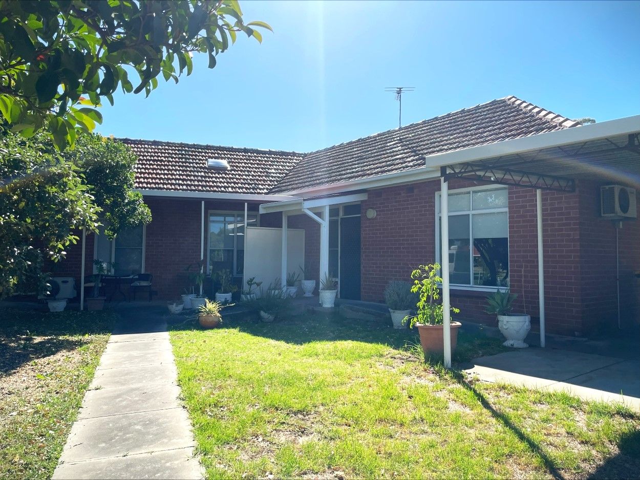 Williams Ave Plympton 1 lr