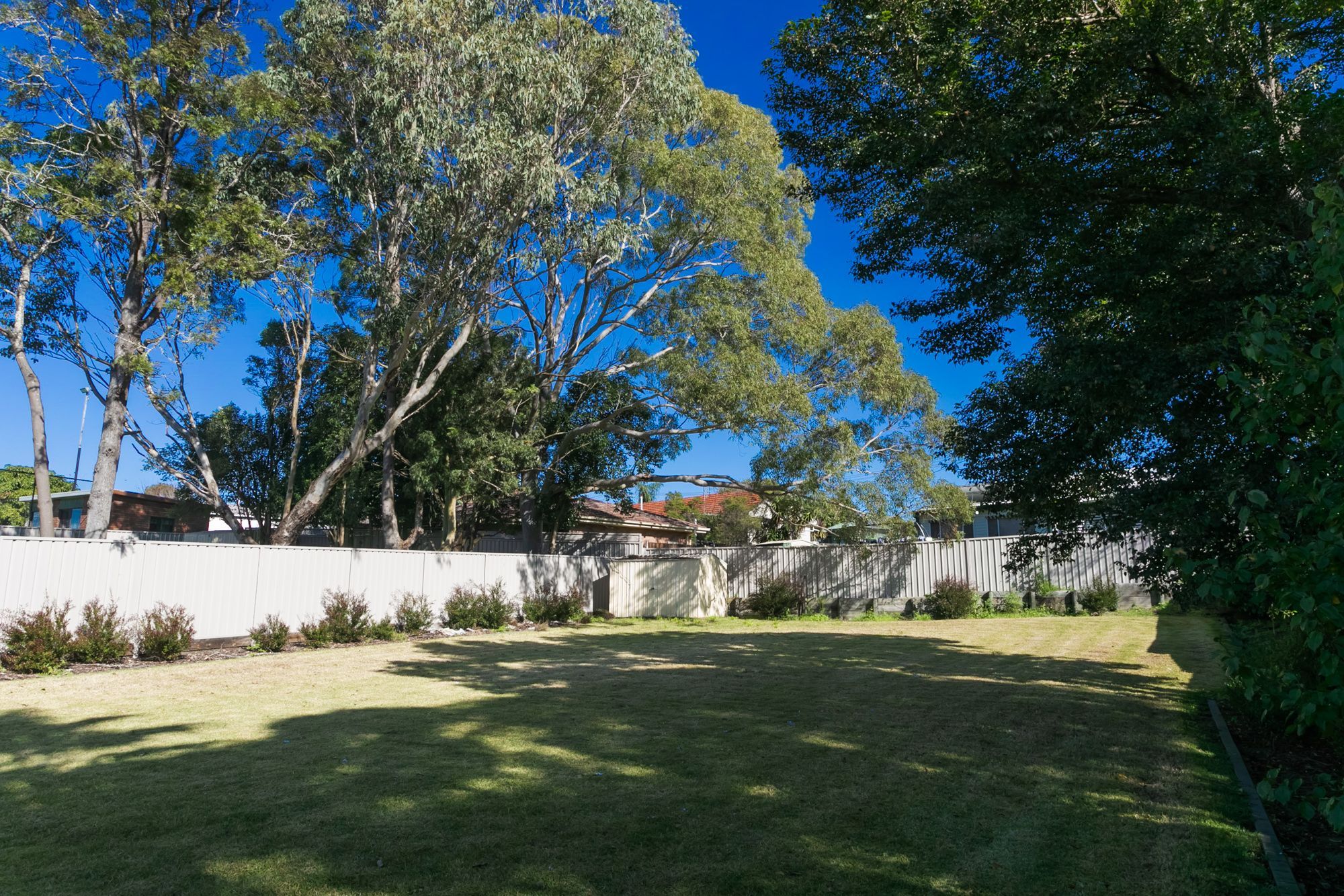 a498d7d3 ce88-4e0c-b88c-ef80496d4d9d-lg-SIL043_LR_Maryland_backyard_1