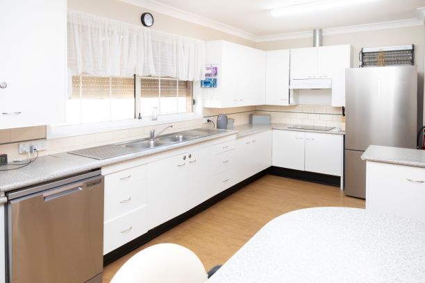 26 AGC Griffith kitchen 1