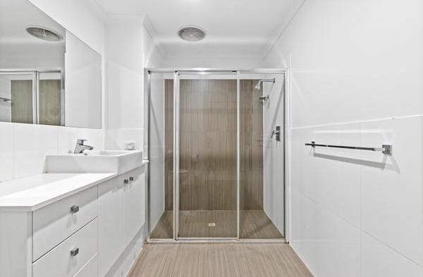 eb34bf33 fdf3-409b-a956-5788f61b9110