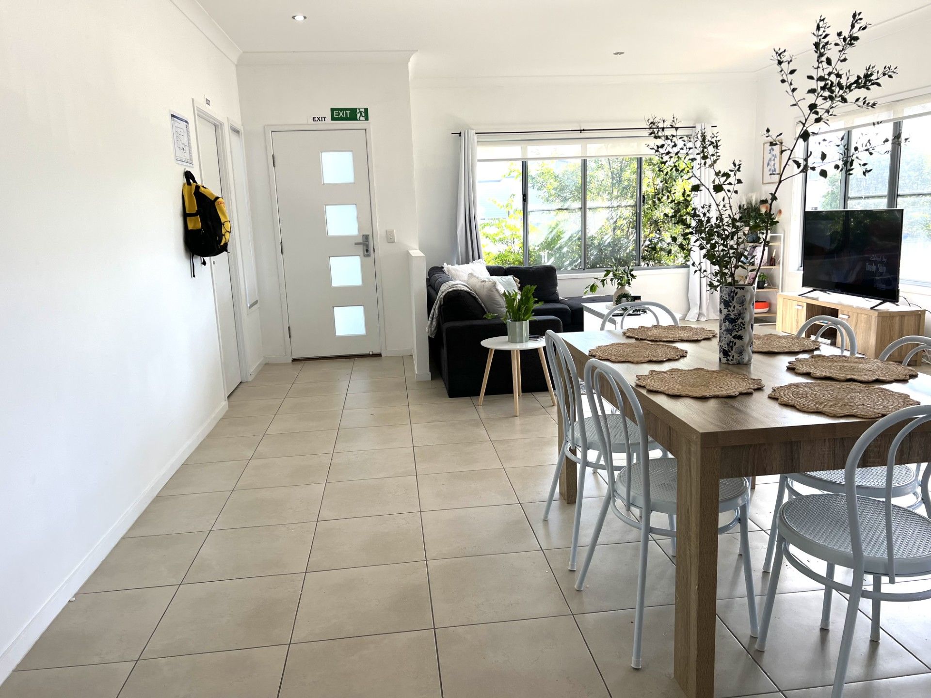 thumbnail EF594F0B-F661-430D-BEE6-BC3AA0D7A239