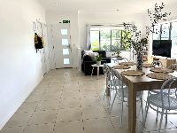 thumbnail EF594F0B-F661-430D-BEE6-BC3AA0D7A239