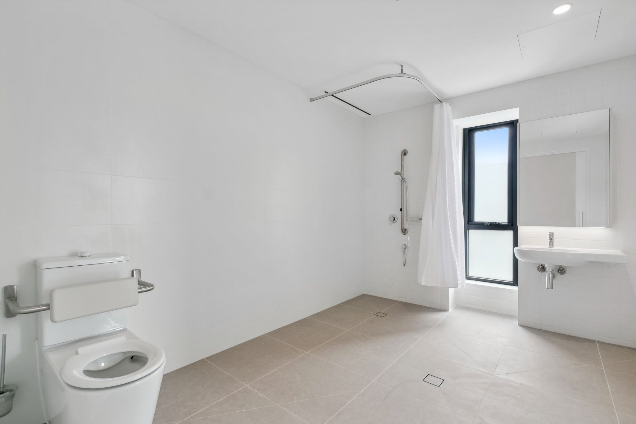 Dandenong Pickett Bathroom 1