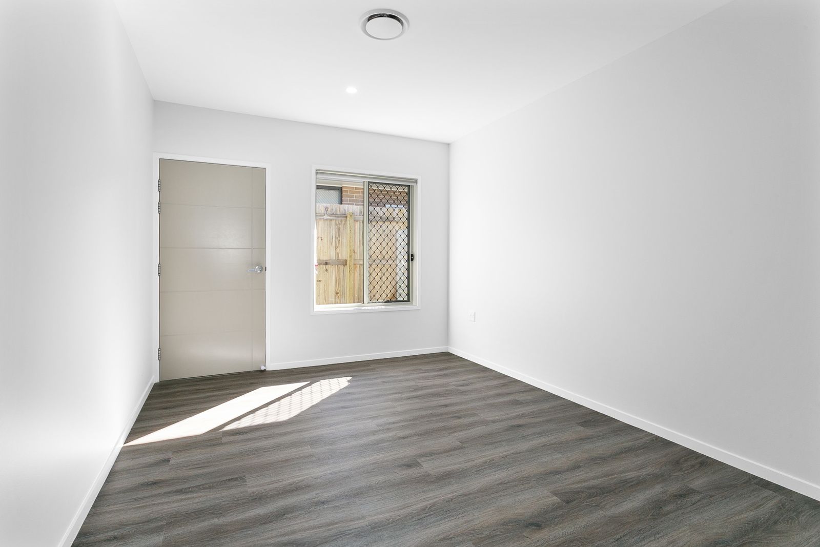 004 Open2view_ID688304-Lot_48_81_Mercy_Circuit