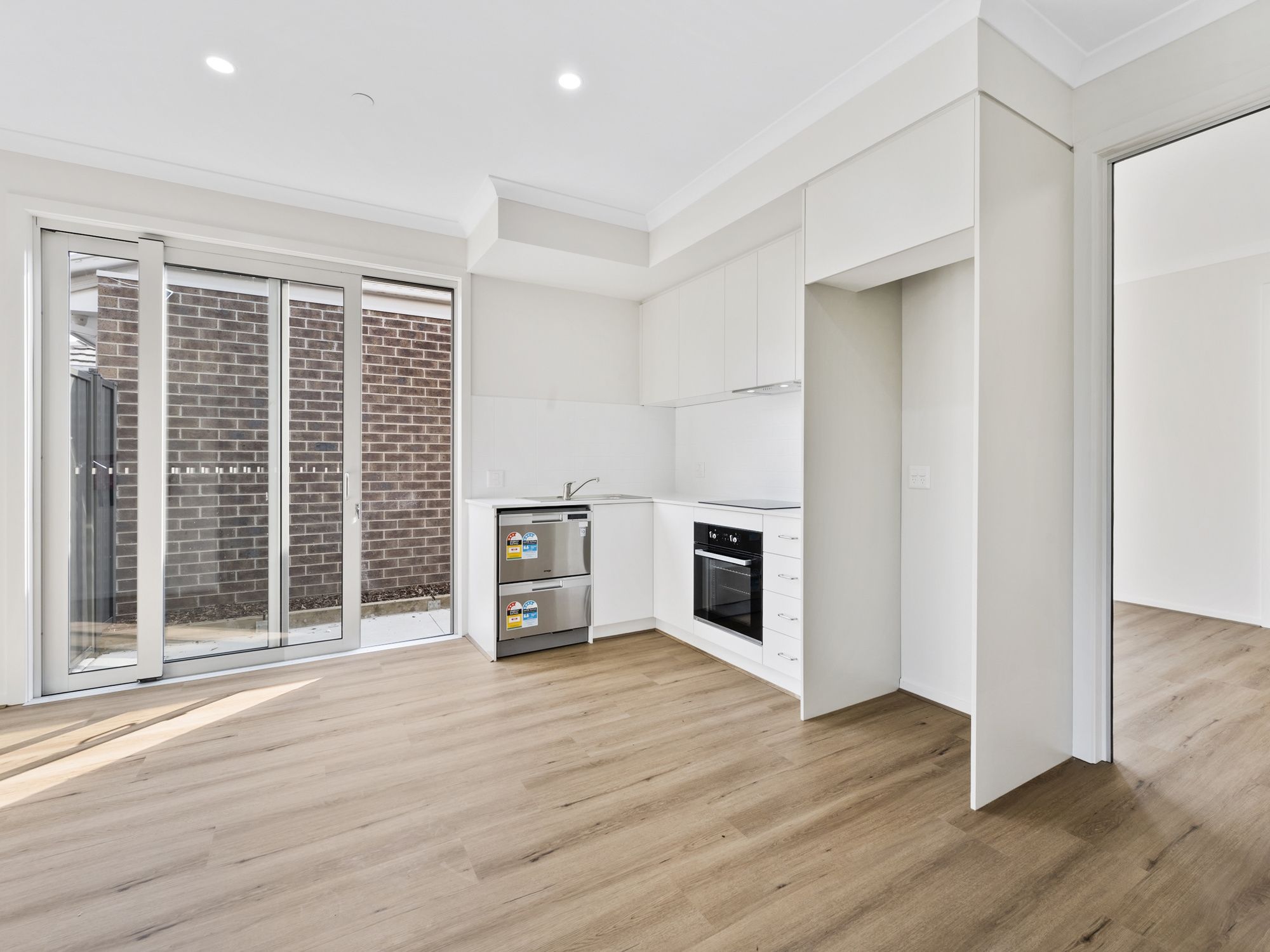 004 Open2view_ID876082-14_Tinnadice_Road