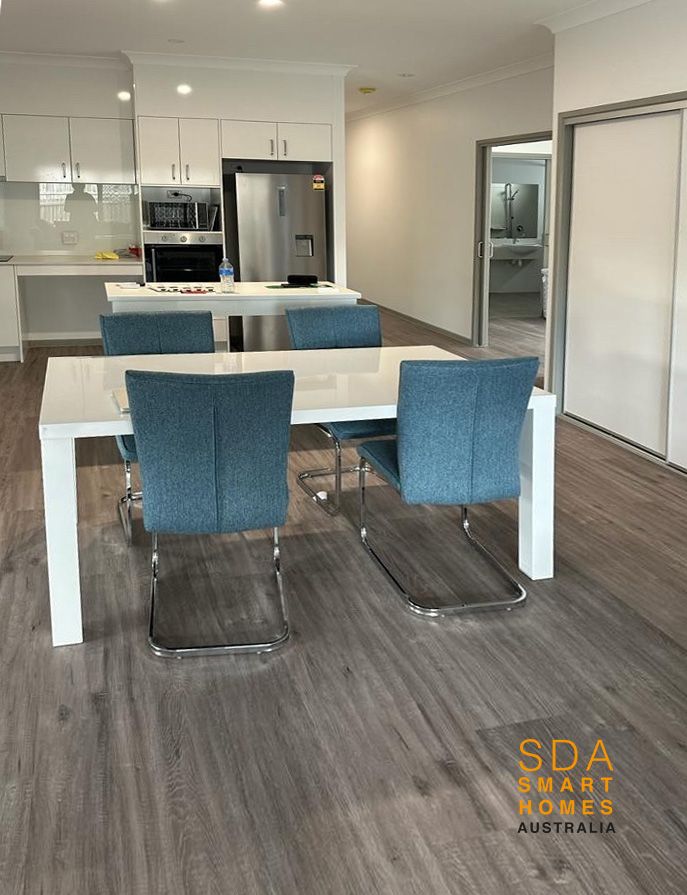 23 Soe St  Redbank - Kitchen and Dining