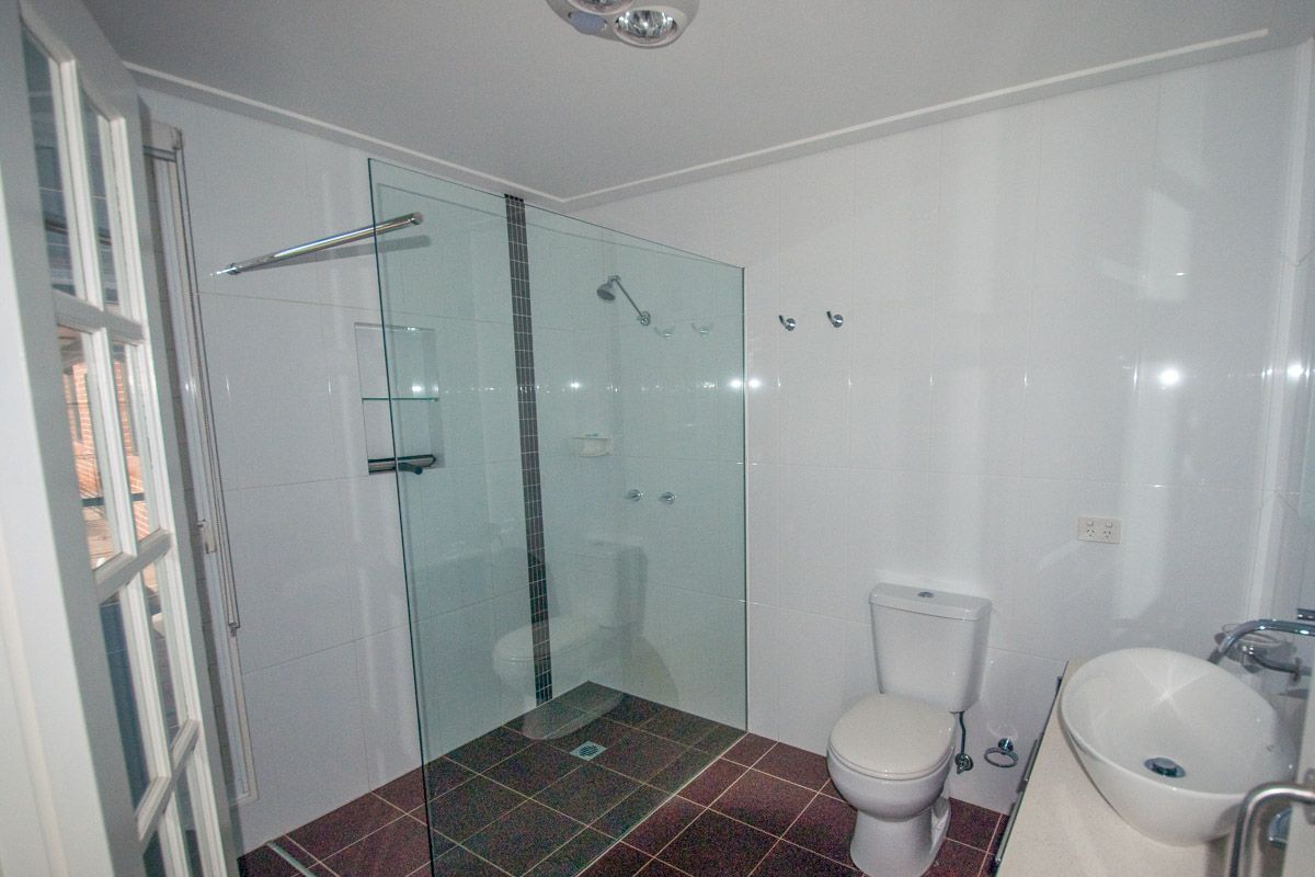 Wardell Rd Missle House Master ensuite Web1200x800