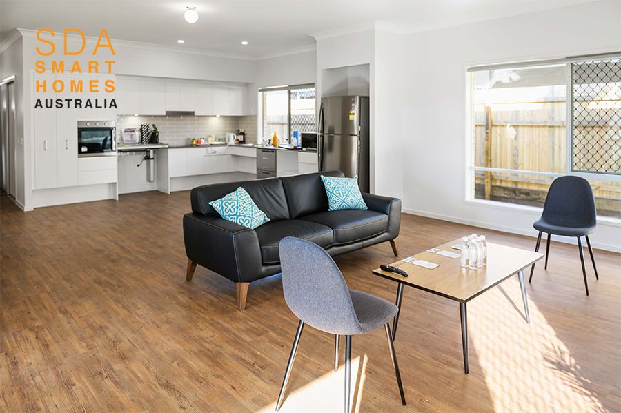 81RS LOGL-kitchen-living