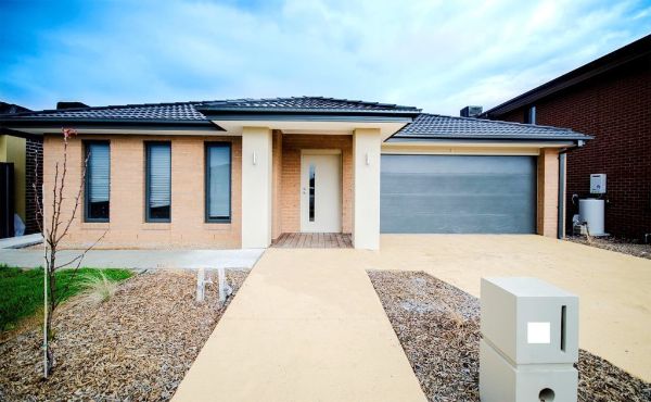 front 11-1024x631_oytst0