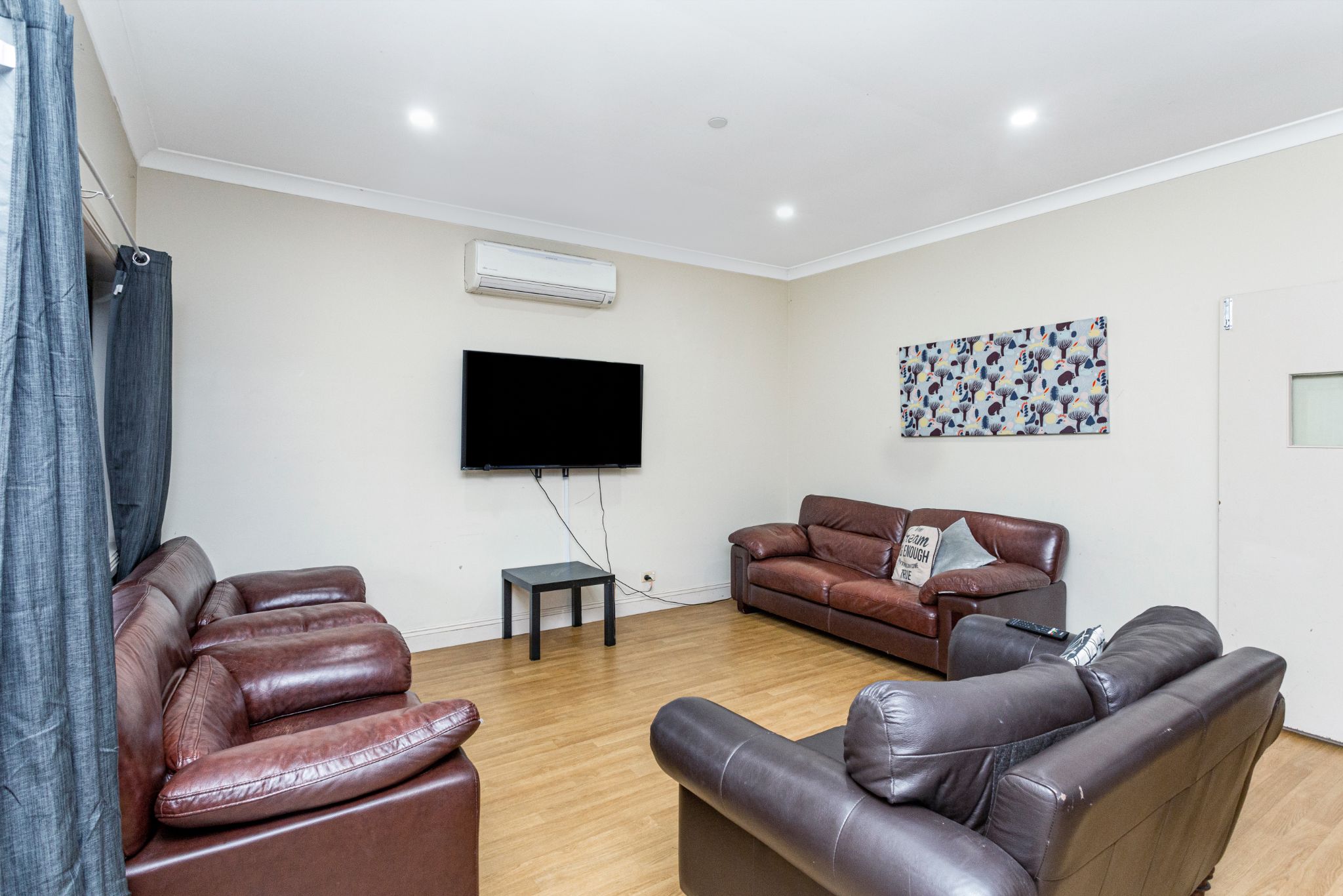 Bassett Street  Hurstville NSW, Australia_100_20220427_018