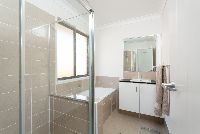 4 Marshall Cct  Coomera-07