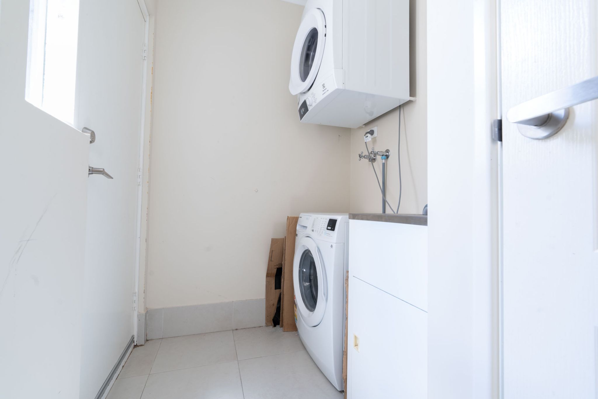 web 5bmultarra-DSC08889 - Laundry