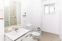 SIL031 LR_Maitland_shared bathroom 4