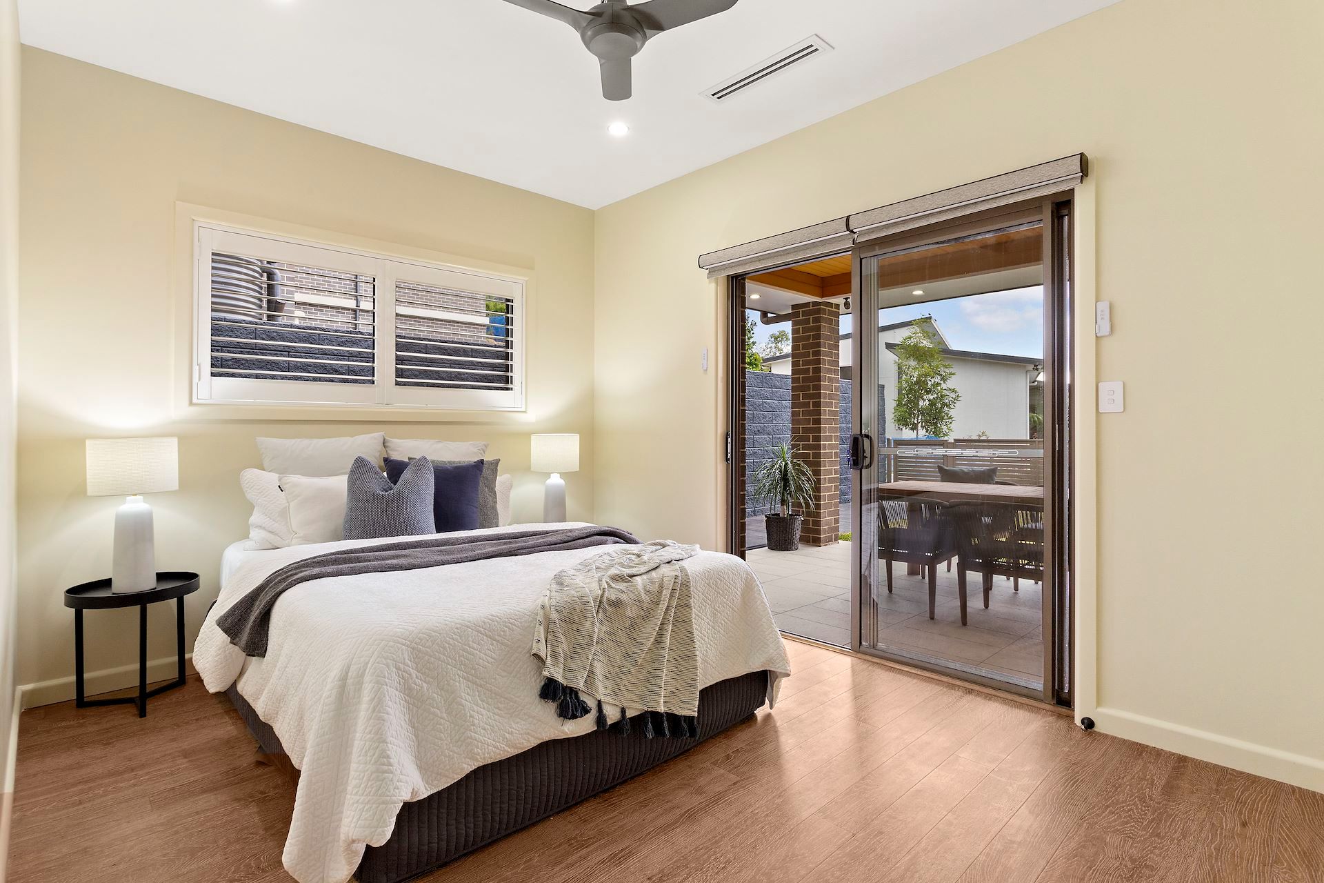 1717608439000429505696000