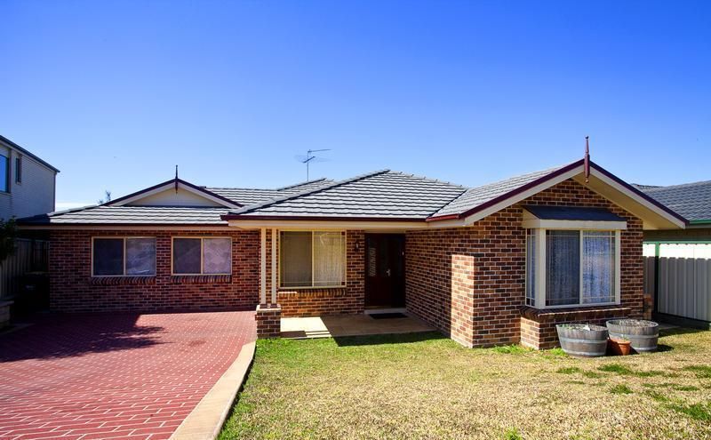 9 st-agnes-way-blair-athol-nsw-2560_img9