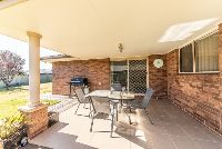 NSWORA J outdoor dining