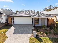 014 Open2view_ID822891-3_Olivia_Street